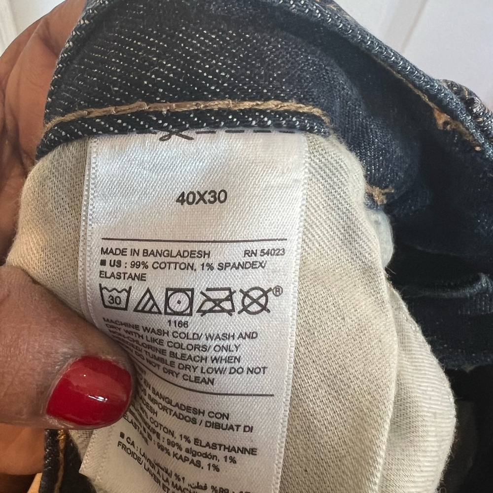 Old Navy Loose Built-In Flex Jeans - Picture 11 of 12